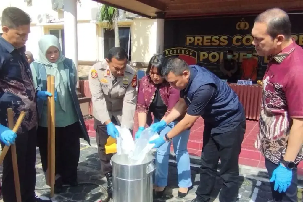 Polres Dumai Musnahkan Hampir Tiga Kilogram Sabu Hasil Tangkapan