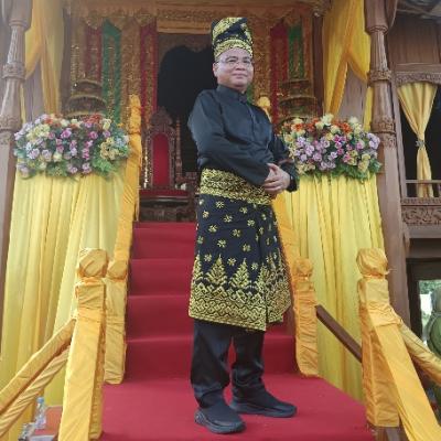 Rektor Unilak Prof Junaidi Terima Anugerah Gelar Kehormatan Adat dari Kerajaan Rokan