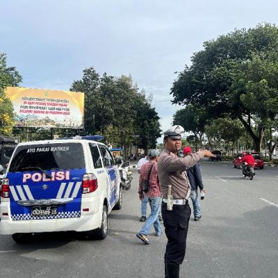 Ada Aksi Unjuk Rasa Warga Tesso Nilo, Satlantas Pekanbaru Lakukan Pergeseran Arus Lalu Lintas
