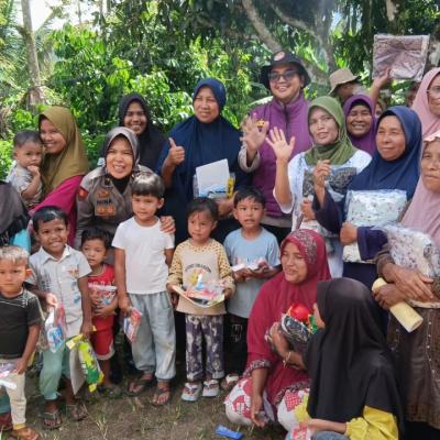 Bantu Pulihkan Psikis dan Bangkitkan Semangat Para Korban Bencana Alam, Tim Trauma Healing Mabes Polri Turun ke Palembayan, Kabupaten Agam