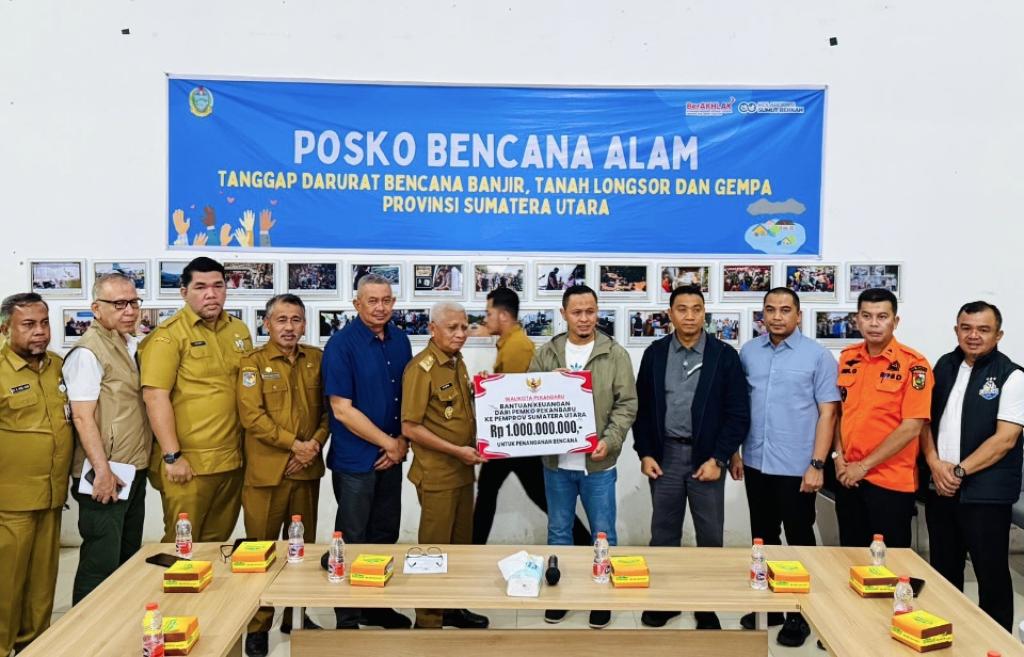 Walikota  Pekanbaru Sambangi Korban Bencana di Sumut, Beri Bantuan Senilai Rp1,5 Miliar