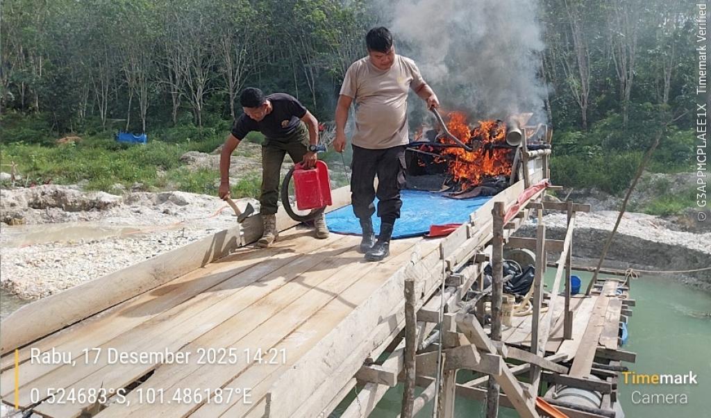48 Rakit PETI Musnahkan Tim Gabungan, di Lahan Kebun Karet milik Pemkab Kuansing di Desa Jake