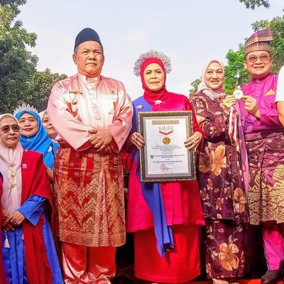 Pemprov Riau dan BKOW Gelar Zapin Massal Berkebaya, Berhasil Ciptakan Rekor MURI