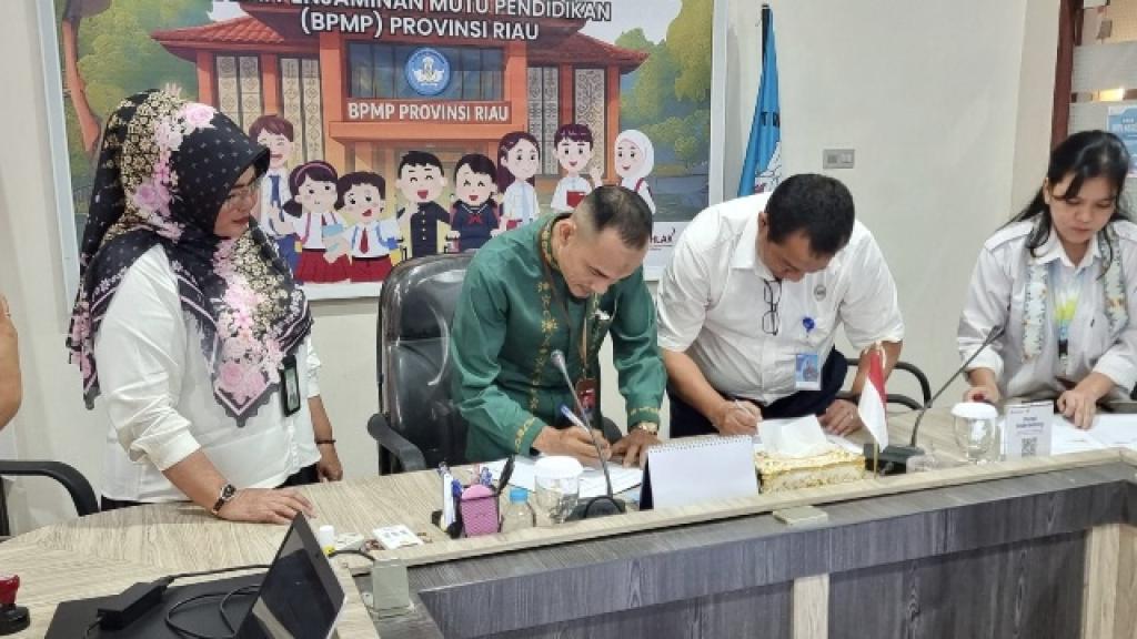 Akademi GaSinG Riau Teken Kerja Sama dengan BPMP dan RRI Pekanbaru