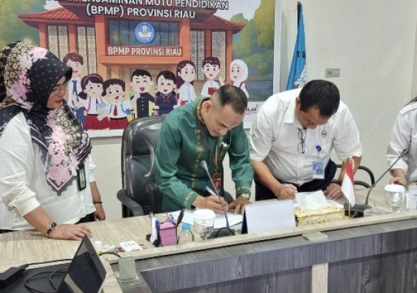 Akademi GaSinG Riau Teken Kerja Sama dengan BPMP dan RRI Pekanbaru
