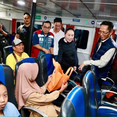 Pantau Mudik di Sekupang, Amsakar Minta Kapal Tidak Angkut Penumpang Berlebih