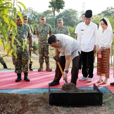 Wali Kota Batam Dampingi Menhan Resmikan Masjid Bintang Amin Angkasa