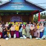 Ringankan Beban Warga, Pemkab Natuna Salurkan Bantuan Beras Untuk Warga Seluan