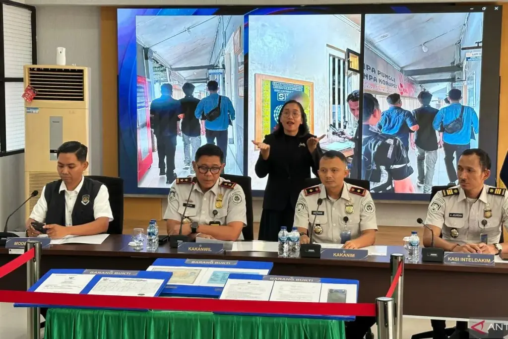 Gunakan Identitas WNI, Warga China Ditangkap Imigrasi di Bintan