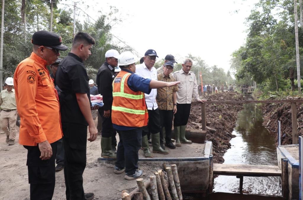 Menteri LH Tinjau Pencegahan Karhutla di Pelalawan, APP Group Perkuat Tata Kelola Air Gambut