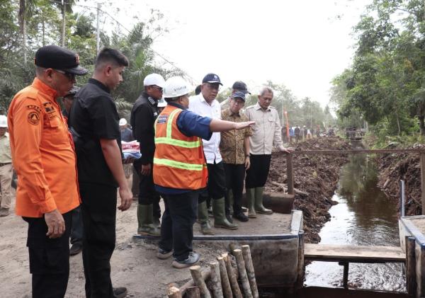 Menteri LH Tinjau Pencegahan Karhutla di Pelalawan, APP Group Perkuat Tata Kelola Air Gambut