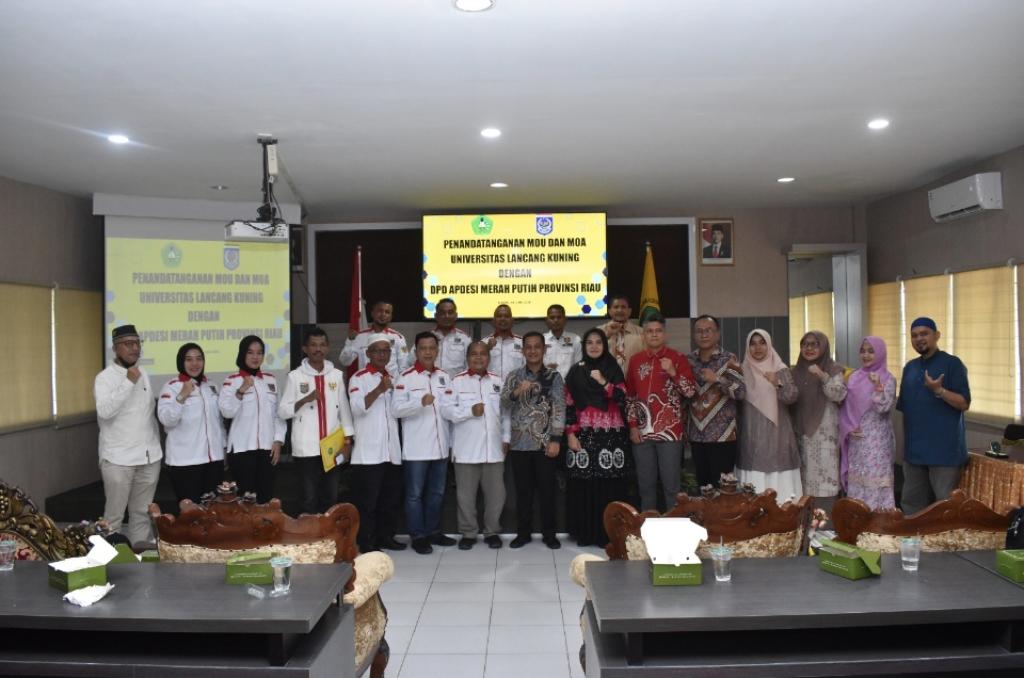 Unilak dan APDESI Merah Putih Riau Jalin Kerja Sama Penguatan SDM Aparatur Desa