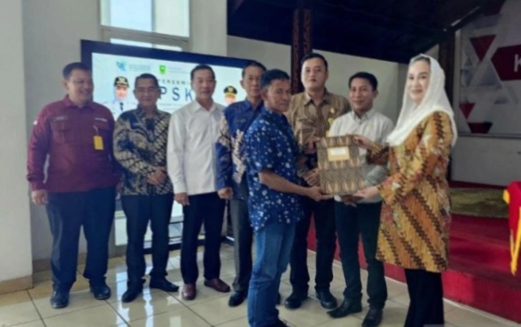 57 Kepala Keluarga Terima Hibah Tanah dari Pemkab Natuna