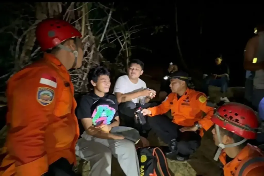 Dua Pendaki Tersesat di Gunung Jantan Karimun Ditemukan Selamat