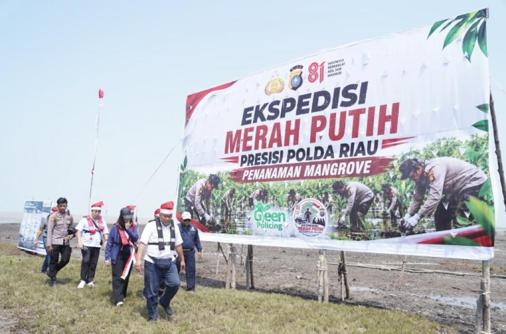Ekspedisi Merah Putih Presisi Jangkau Kuala Selat, Menteri LH Komit Tanam 500 Hektare Mangrove