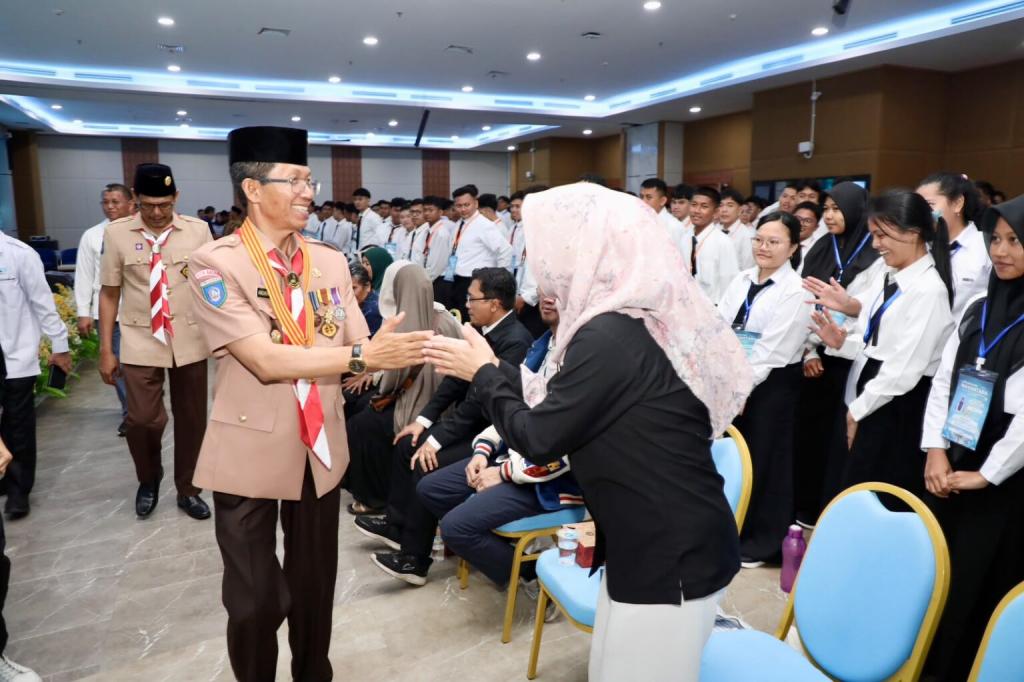 Amsakar: Mahasiswa Batam Harus Siap Bersaing di Dunia Industri