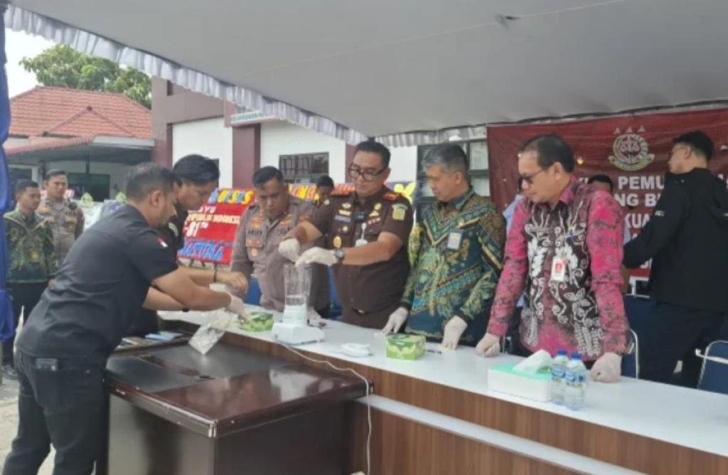 Kejari Natuna Musnahkan Barang Bukti 14 Perkara, 8 Kasus Narkotika