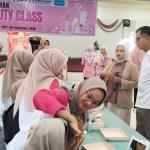 Peduli Kaum Perempuan, PT IKPP Perawang Bersama Wardah Gelar Pelatihan Beauty Class di Tualang