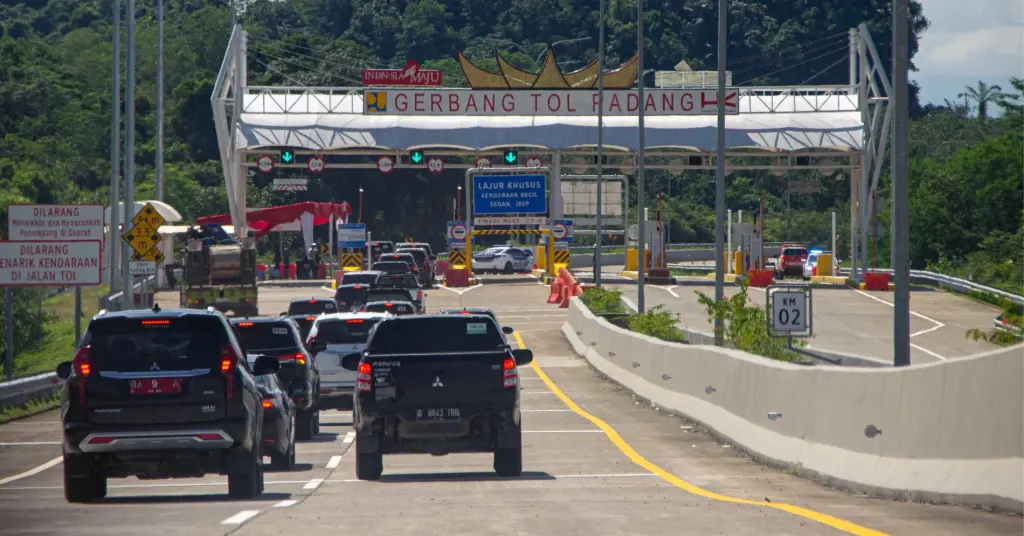 Arus Mudik Lebaran 2025 Masih Padat di Tol Pekanbaru-Sumbar, Volume Kendaraan Tembus 17 Ribu per Hari