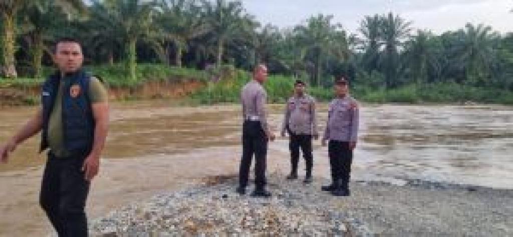Bocah 8 Tahun Hilang di Aliran Sungai Ngaso