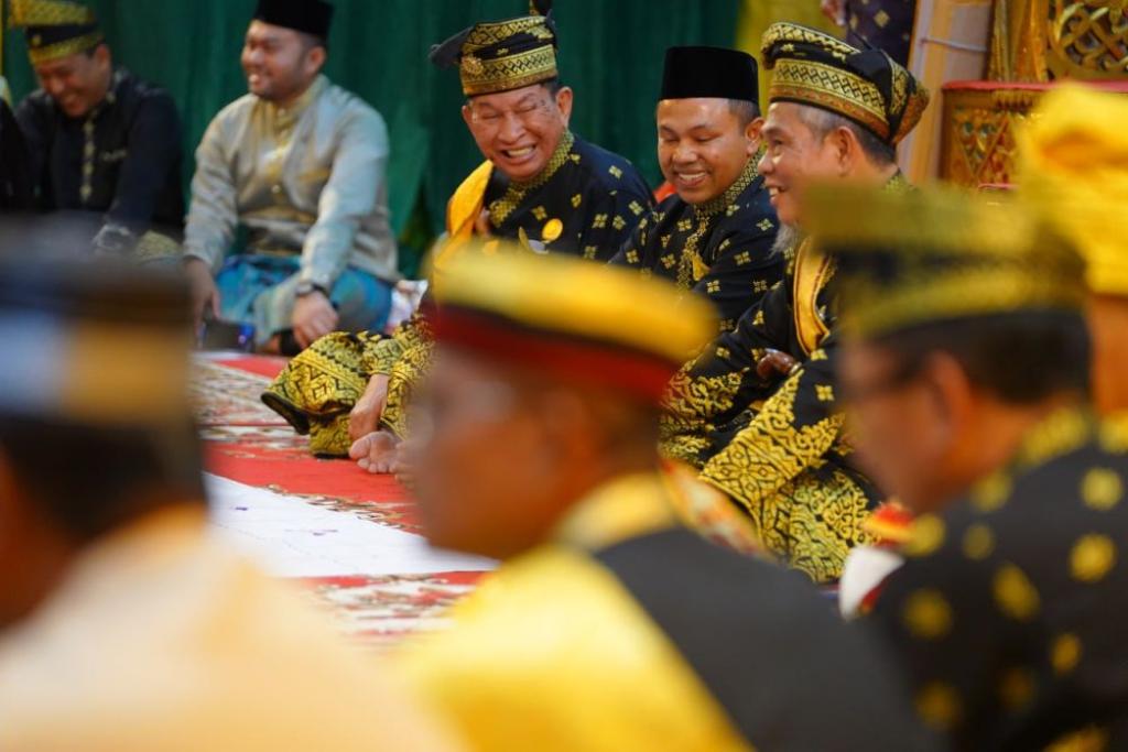 Resmi Menyandang Gelar Datuk Setia Amanah, Gubernur Wahid Janji Pedomani Tunjuk Ajar Melayu