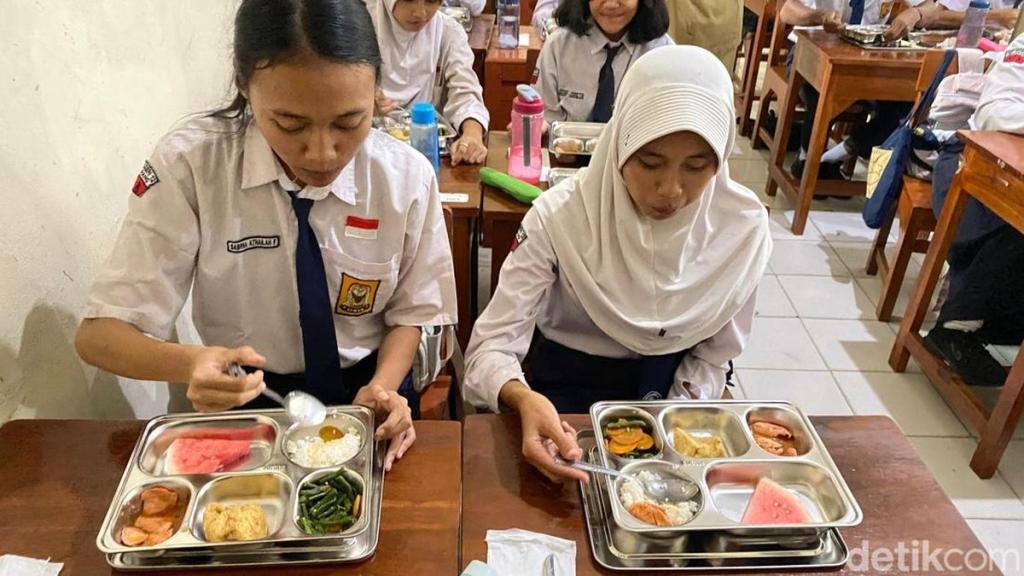 Batam Salurkan MBG Pakai Totebag Selama Ramadhan, 13 Sekolah Terima Manfaatnya