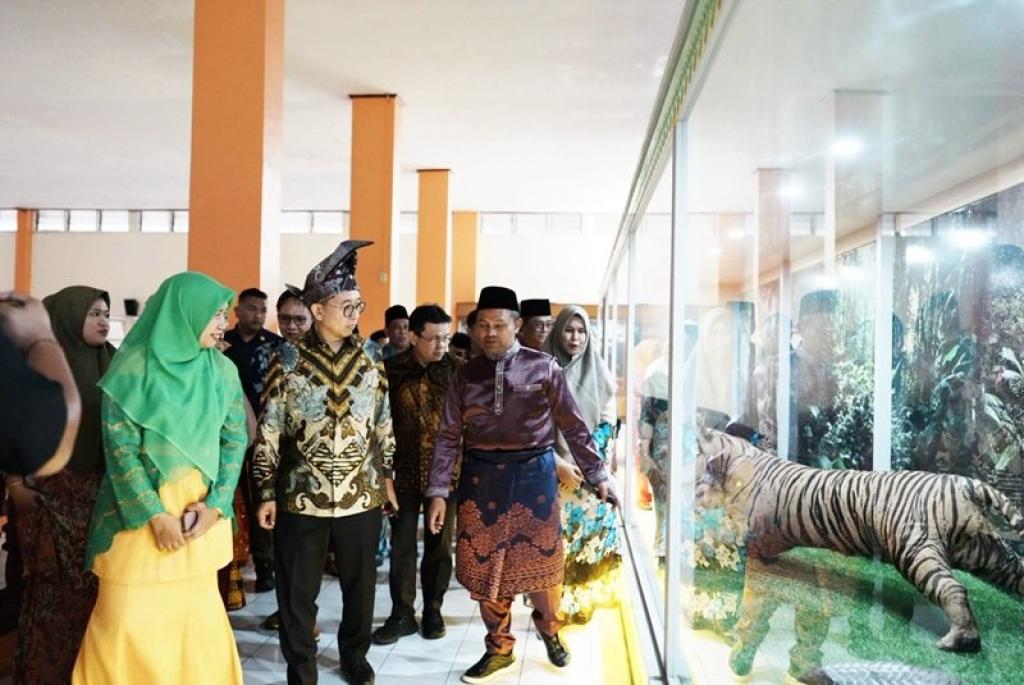 Kunjungi Museum Sang Nila Tama, Fadly Zon : Museum Harus Ikuti Perkenbangan Zaman