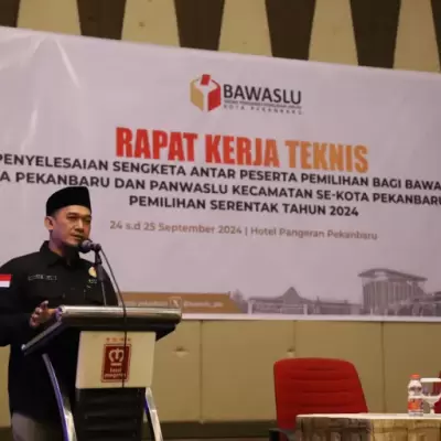 Bawaslu Pekanbaru Tingkatkan Kapasitas Panwascam untuk Penyelesaian Sengketa Pemilu