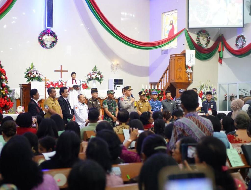 Pj Gubernur Riau dan Forkopimda Pantau Keamanan Malam Natal 2024 di Pekanbaru