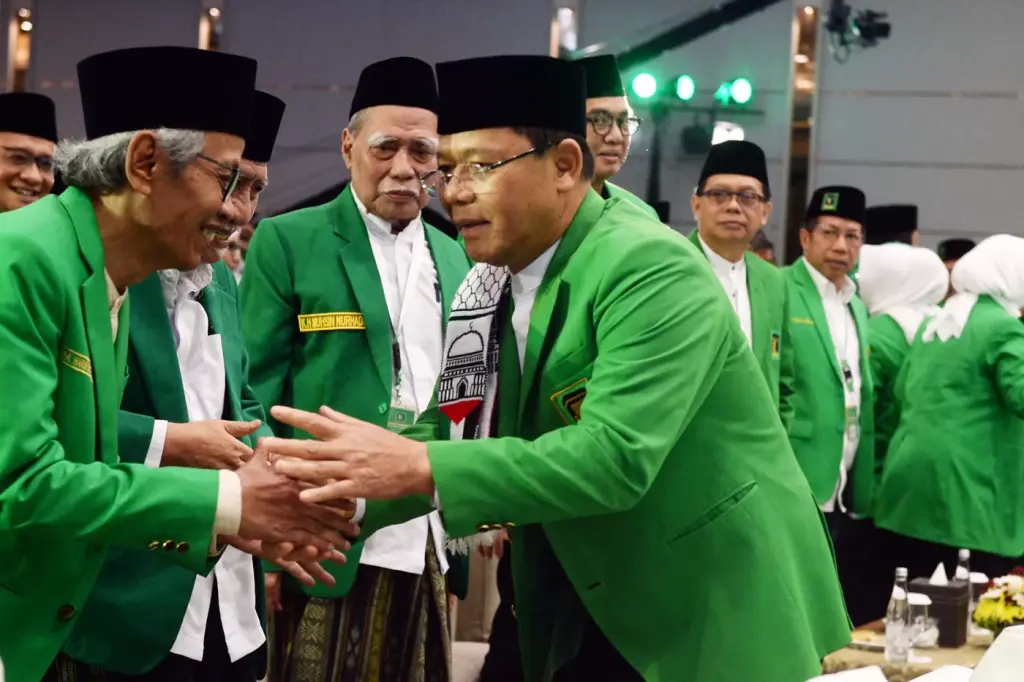 Supratman Teken SK Kepengurusan PPP Pimpinan Mardiono