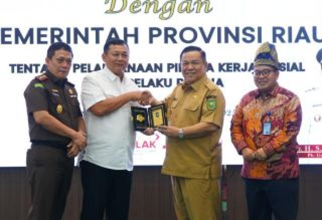 Pemprov Riau dan Kejati Riau Teken MoU Pelaksanaan Pidana Kerja Sosial
