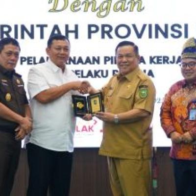 Pemprov Riau dan Kejati Riau Teken MoU Pelaksanaan Pidana Kerja Sosial