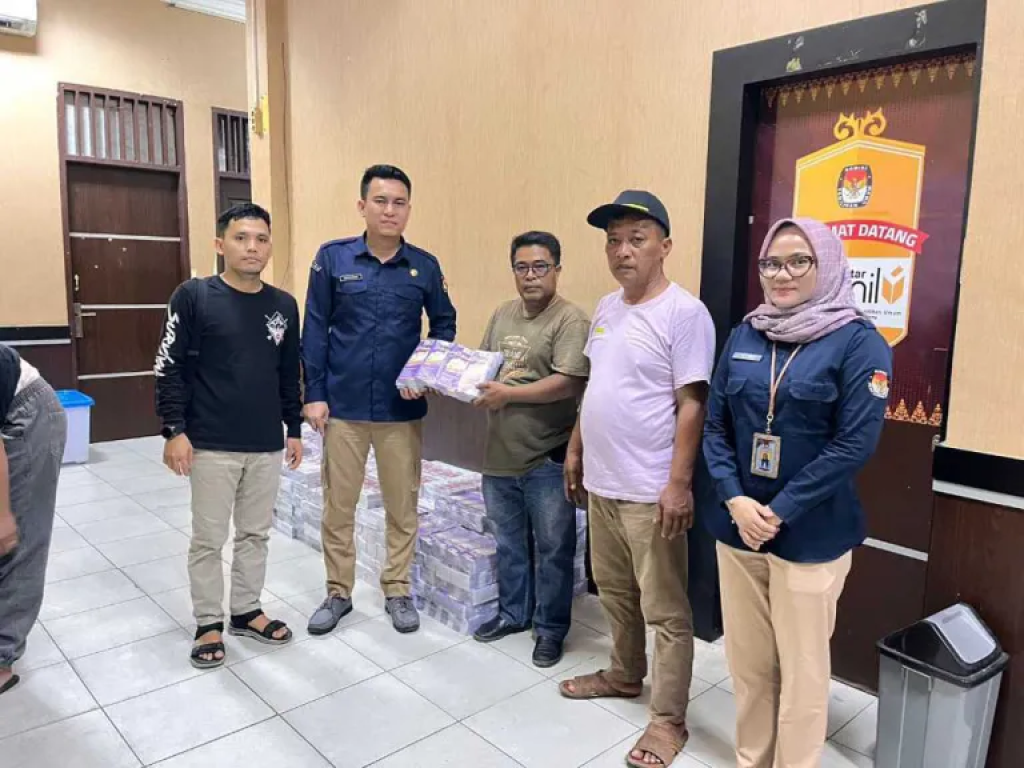 Bawaslu Pekanbaru Awasi Distribusi Bahan Kampanye Pilkada 2024