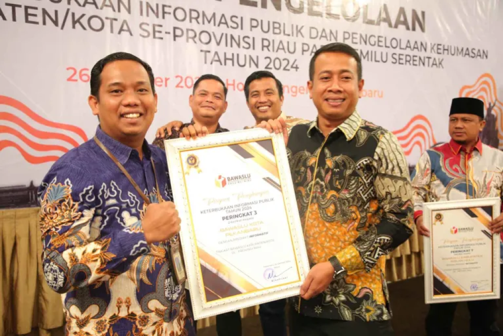 Bawaslu Pekanbaru Raih Prestasi Keterbukaan Informasi Publik