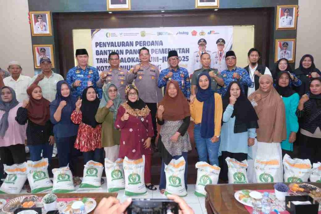 Wali Kota Tanjungpinang Launching Penyaluran Perdana Bantuan Pangan Tahap I Tahun 2025