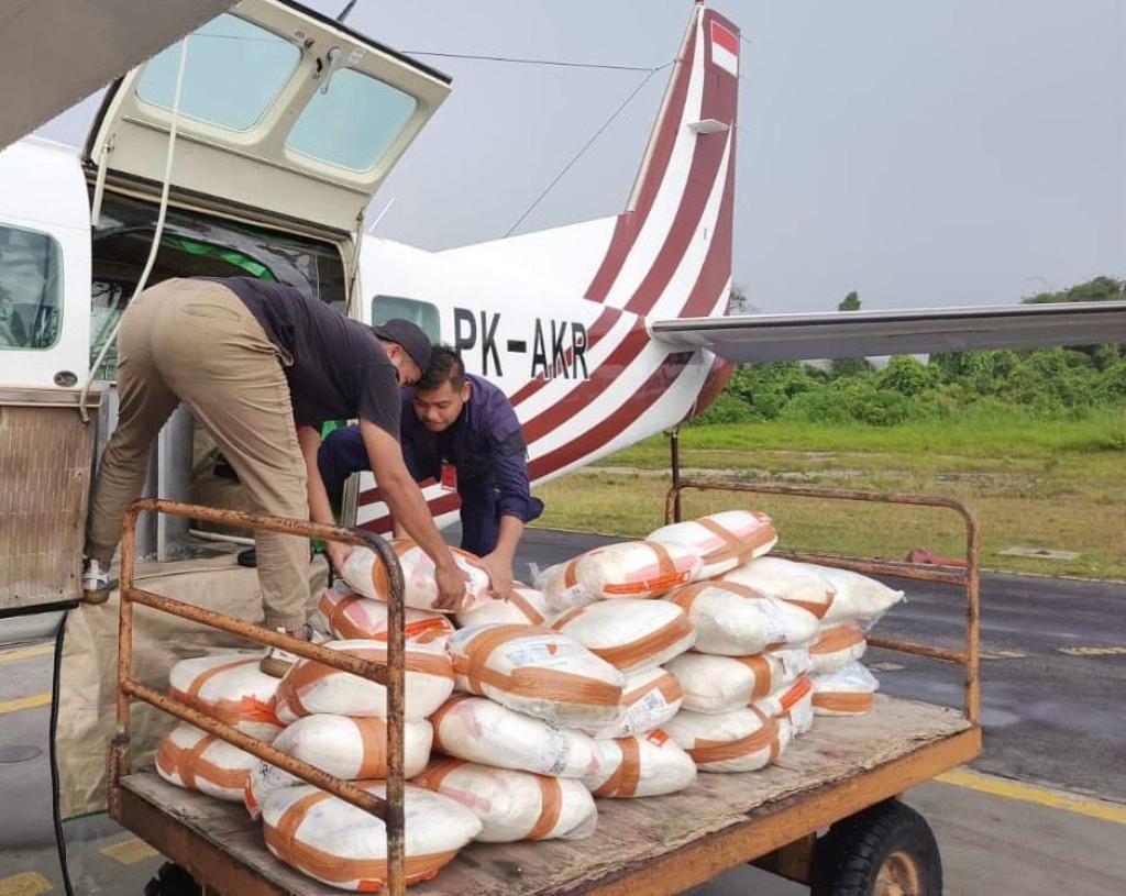 OMC Hari Kedua di Riau, Tiga Ton Garam Disemai untuk Cegah Karhutla