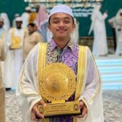 Hafiz Asal Riau Juara II MHQ Internasional 2025 di Arab Saudi