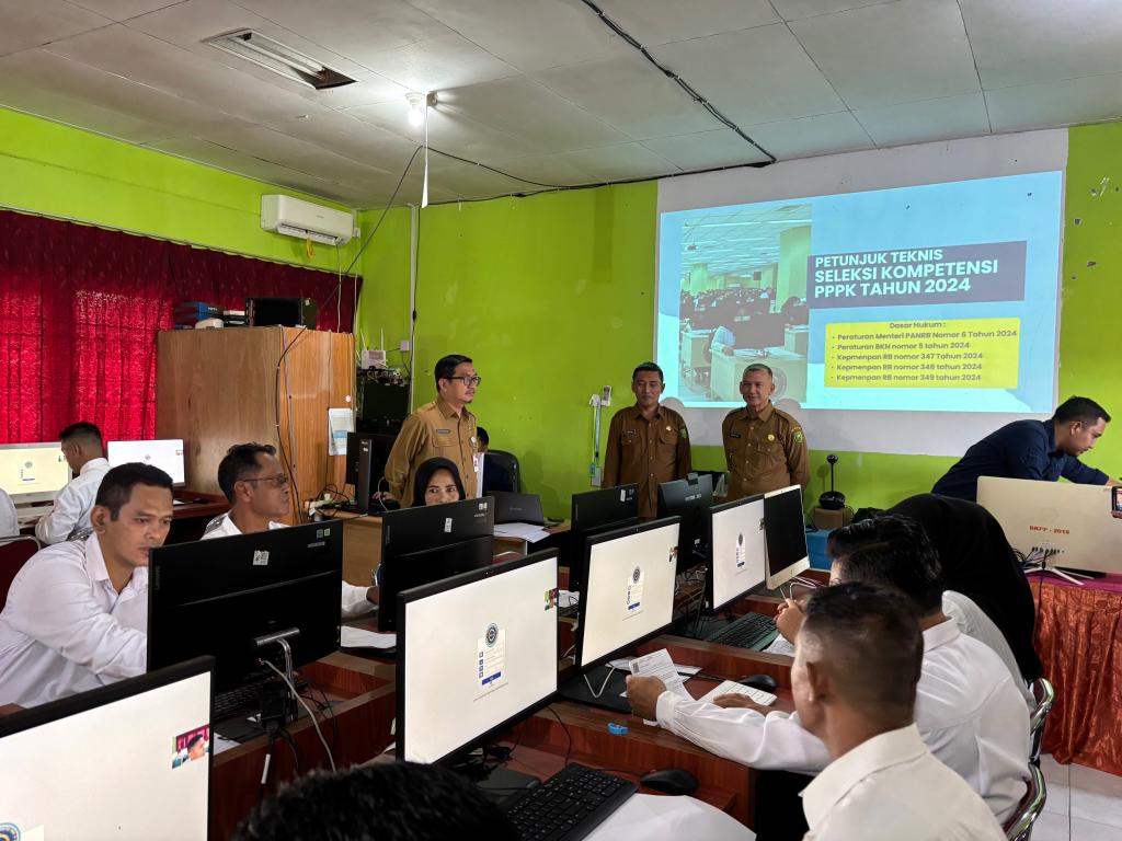 Wabup dan Sekda Tinjau Pelaksanaan Ujian PPPK di Natuna