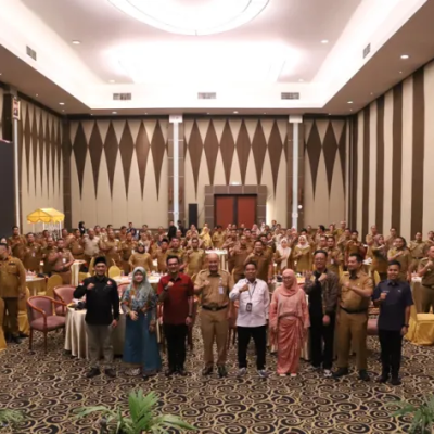 Bawaslu Pekanbaru Libatkan Camat dan Lurah dalam Penandatanganan Ikrar Netralitas