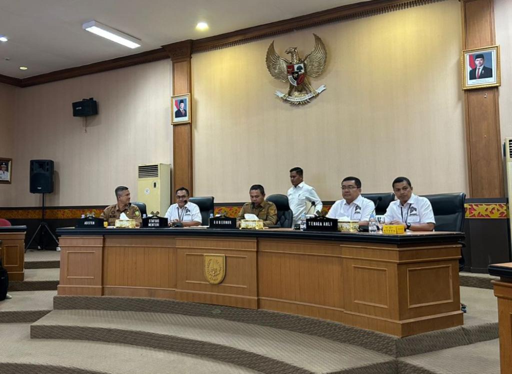 Jadi Salah Satu Penopang Ekonomi Riau, Gubri Dorong Kebijakan Replanting Kebun Kelapa