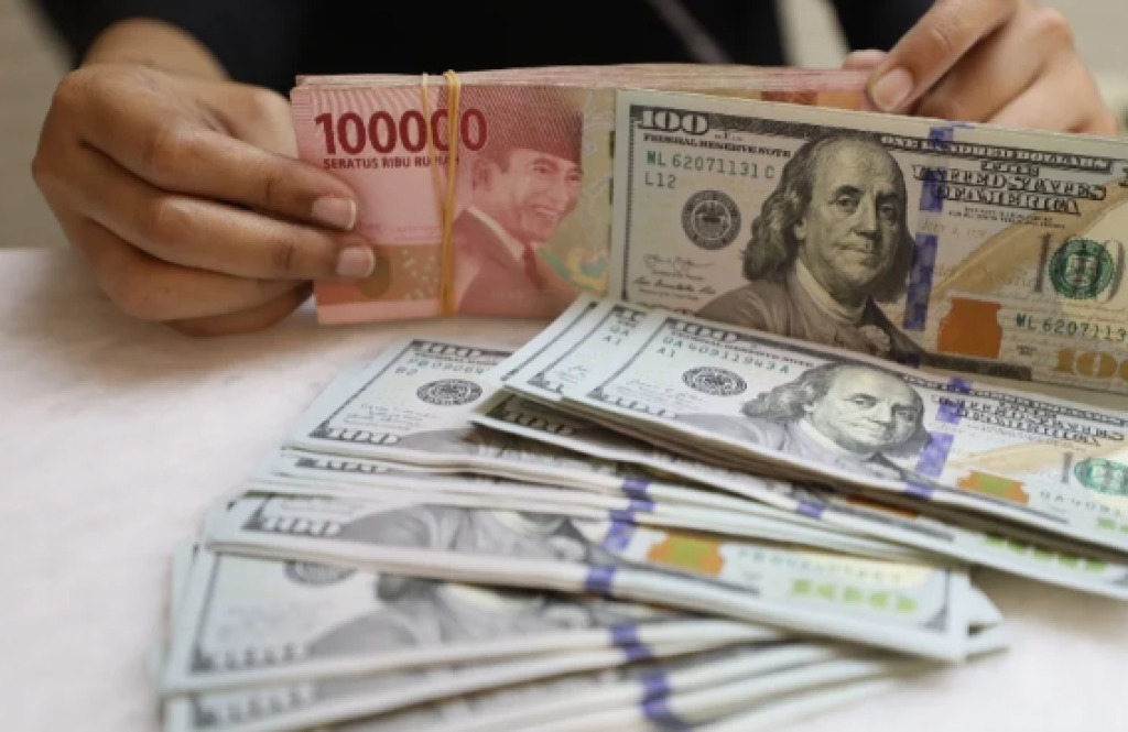 Rupiah Dibuka Melemah ke Posisi Rp16.245 per Dolar AS pada Perdagangan Hari Ini