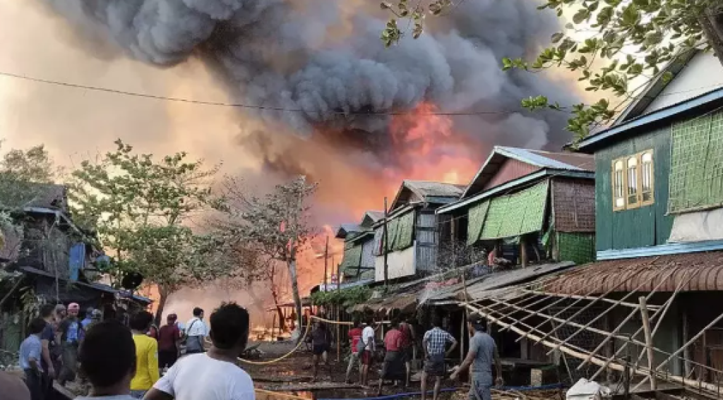 Serangan Udara Militer di Desa Myanmar Tewaskan Sedikitnya 40 Orang