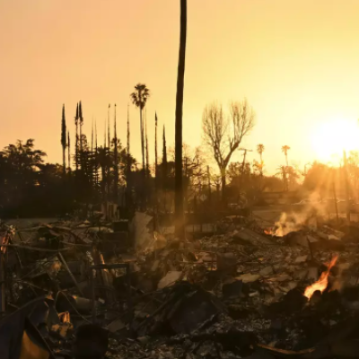 Petir, Pembakaran, atau Saluran Listrik? Para Ahli Mencari Jawaban atas Kebakaran Hutan Mematikan di California