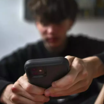 Ikuti Jejak Australia, Indonesia Pertimbangkan Lakukan Pembatasan Usia Anak Dalam Bermedia Sosial