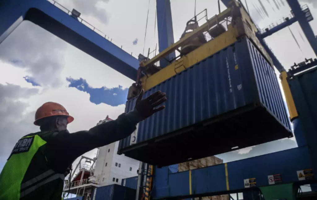 Pendapatan Bea Cukai Indonesia Capai USD18 Miliar, Lampaui Target 2024