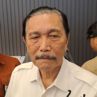 Luhut Ungkap Rencana Kawasan Ekonomi Khusus Semikonduktor di Bandung