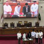 DPRD Batam Tetapkan Perda Administrasi Kependudukan