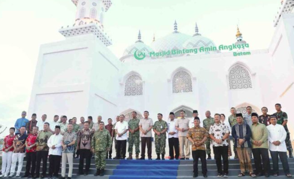 Ketua DPRD Batam Hadiri Peresmian Masjid Bintang Amin Angkasa di Lanud Hang Nadim