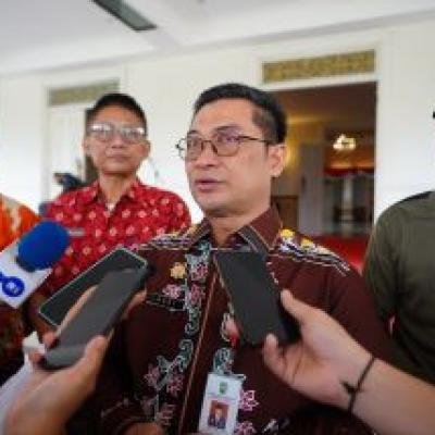 Sekdaprov Riau Himbau Warga Tidak Liburan ke Kawasan Rawan Bencana