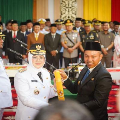 Lantik Afni-Syamsurizal Sebagai Pemimpin Baru Siak, Ini Pesan Gubernur Wahid